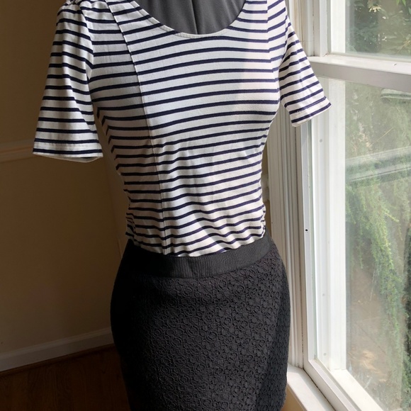 H&M navy/white stripe, exposed zipper tee - Picture 6 of 8